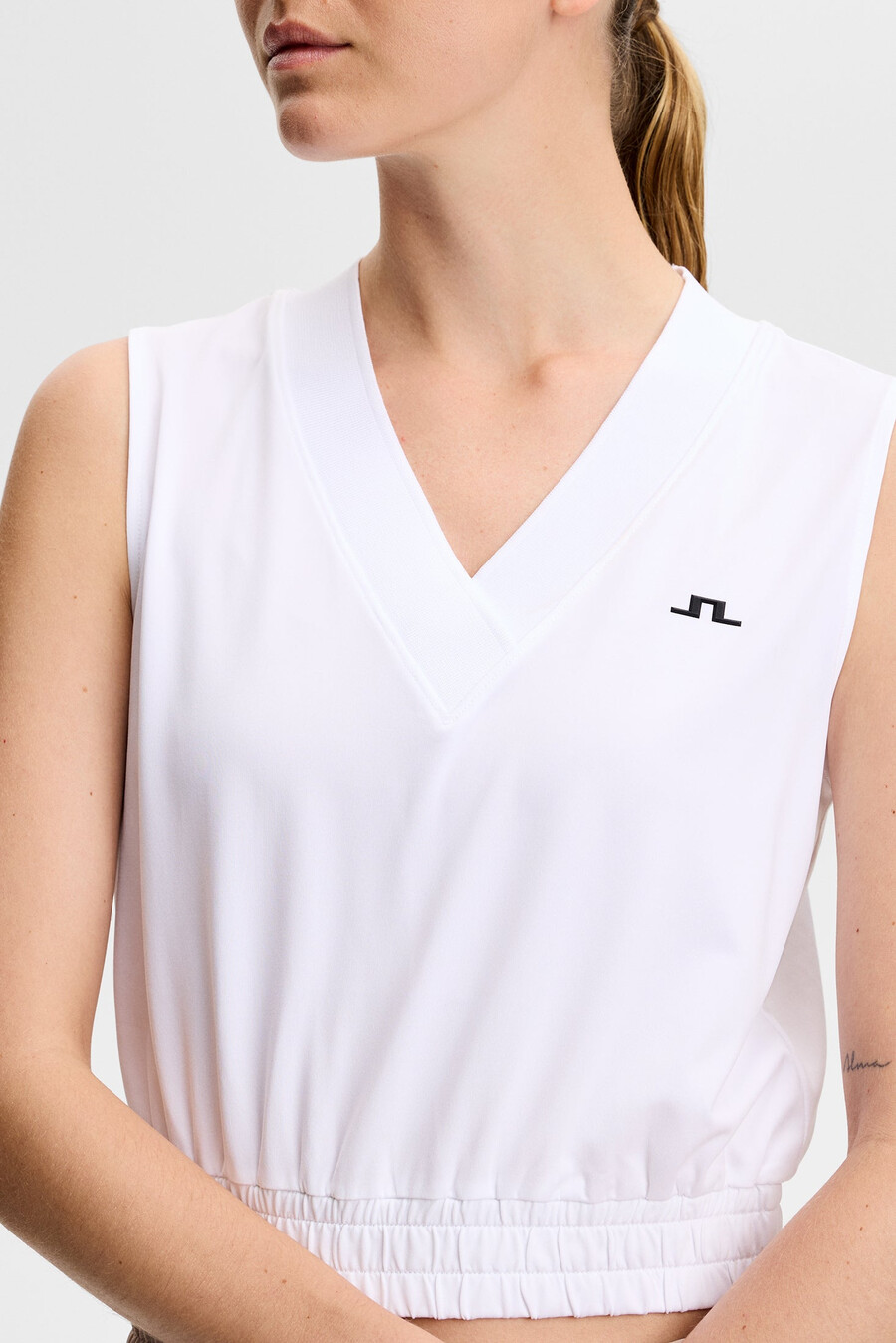 liny sleeveless top